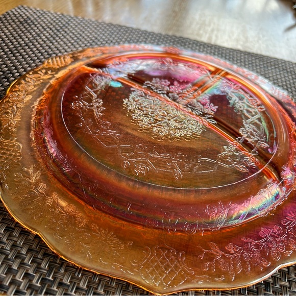Federal Marigold Iridescent Carnival
Glass Large Divided Plate - Picture 2 of 6